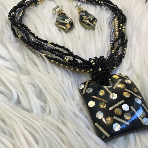 Vintage Black, MOP and Gold glass Beaded Necklace and Earring Set - Picture 4 of 10